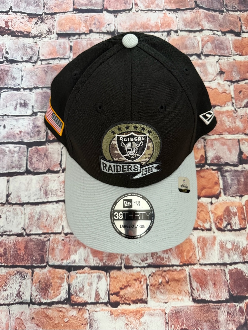 New Era Raiders Black and Gray 39THIRTY Stretch Fit Cap